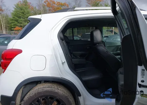 2021 Chevrolet Trax Awd Lt from USA, damaged, VIN KL7CJPSB6MB313868